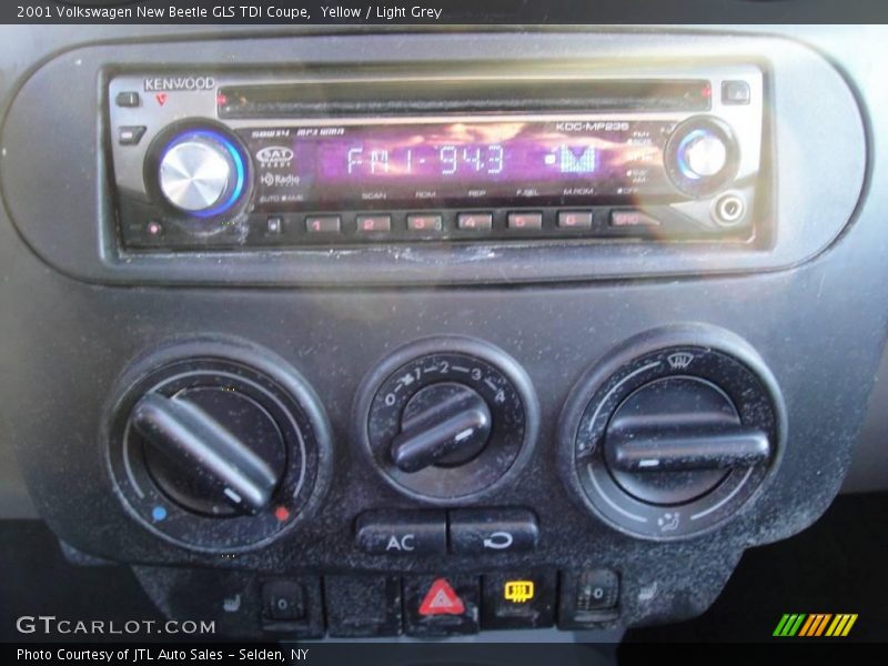 Yellow / Light Grey 2001 Volkswagen New Beetle GLS TDI Coupe
