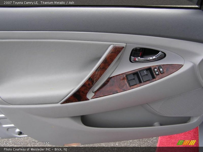 Titanium Metallic / Ash 2007 Toyota Camry LE