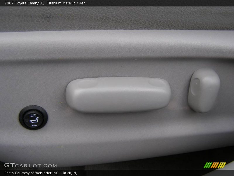 Titanium Metallic / Ash 2007 Toyota Camry LE