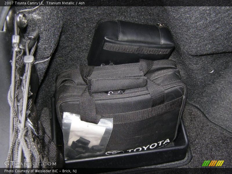 Titanium Metallic / Ash 2007 Toyota Camry LE