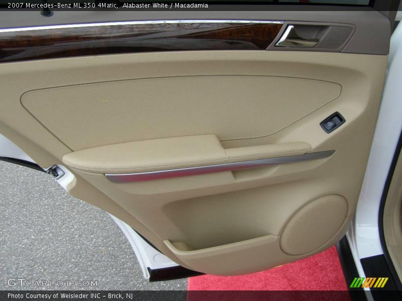 Alabaster White / Macadamia 2007 Mercedes-Benz ML 350 4Matic