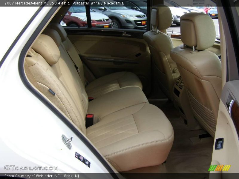 Alabaster White / Macadamia 2007 Mercedes-Benz ML 350 4Matic