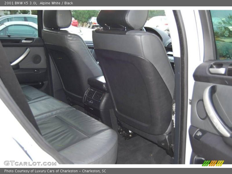 Alpine White / Black 2001 BMW X5 3.0i