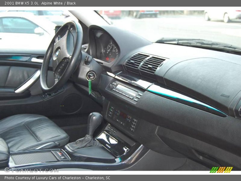 Alpine White / Black 2001 BMW X5 3.0i