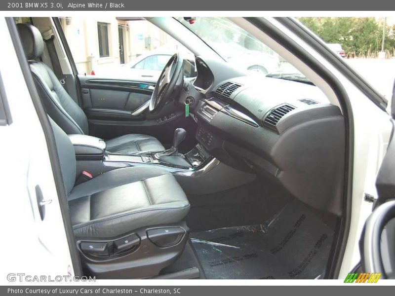 Alpine White / Black 2001 BMW X5 3.0i