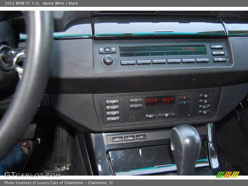 Alpine White / Black 2001 BMW X5 3.0i
