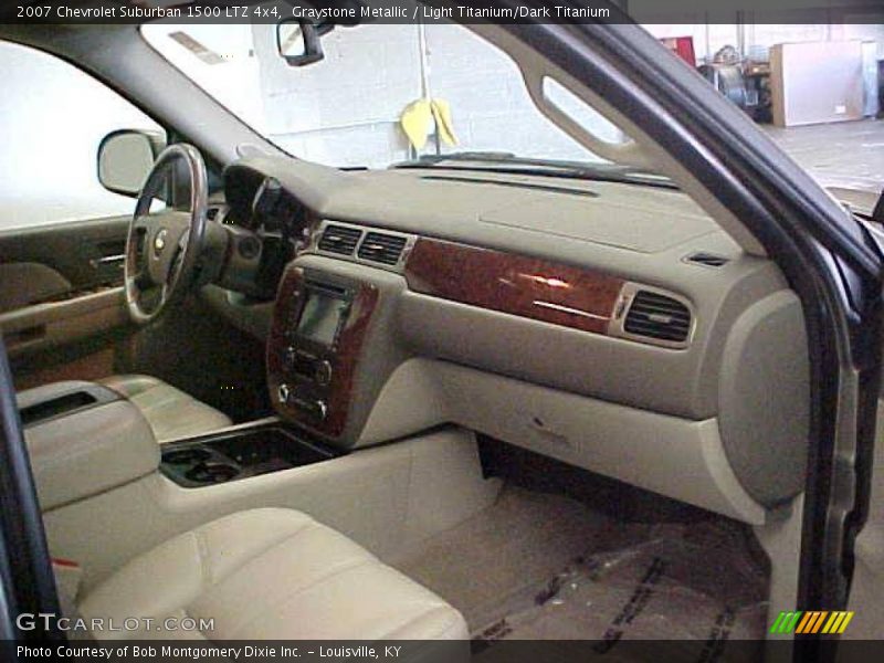 Graystone Metallic / Light Titanium/Dark Titanium 2007 Chevrolet Suburban 1500 LTZ 4x4