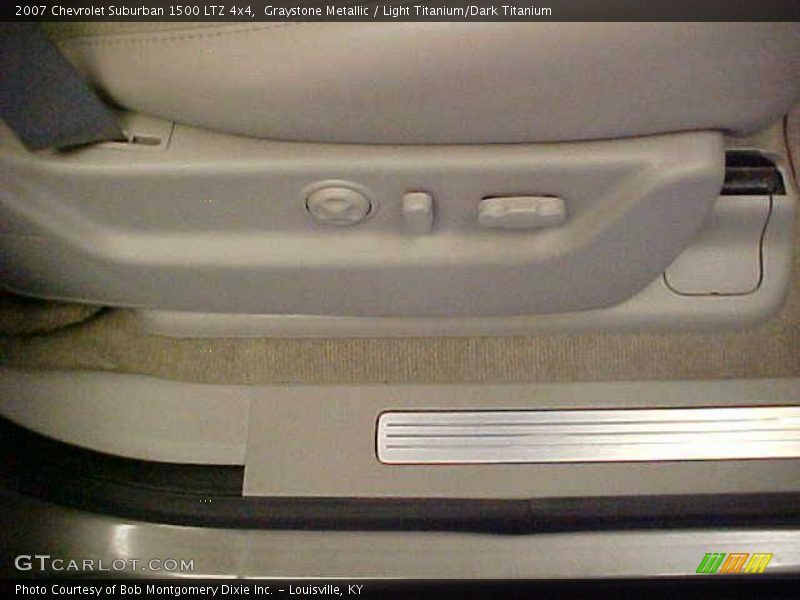 Graystone Metallic / Light Titanium/Dark Titanium 2007 Chevrolet Suburban 1500 LTZ 4x4