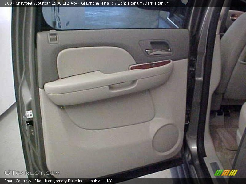 Graystone Metallic / Light Titanium/Dark Titanium 2007 Chevrolet Suburban 1500 LTZ 4x4