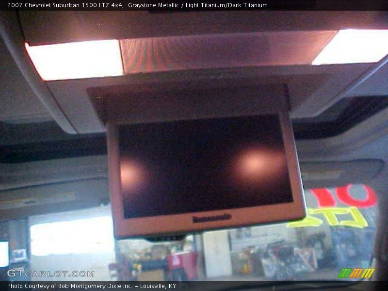 Graystone Metallic / Light Titanium/Dark Titanium 2007 Chevrolet Suburban 1500 LTZ 4x4