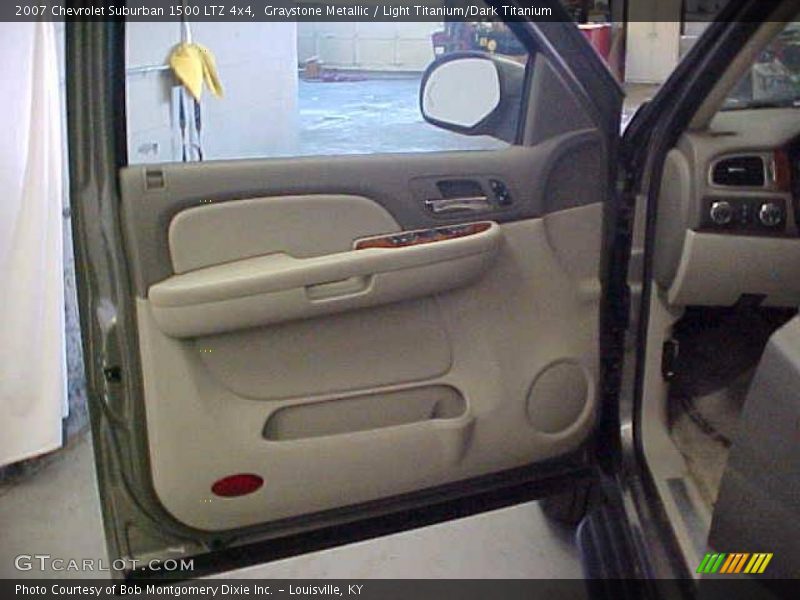 Graystone Metallic / Light Titanium/Dark Titanium 2007 Chevrolet Suburban 1500 LTZ 4x4