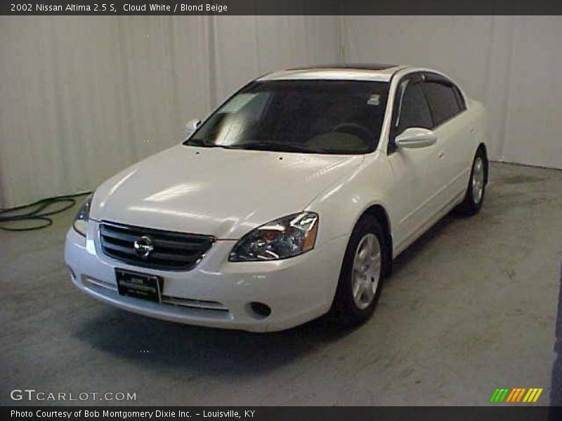 Cloud White / Blond Beige 2002 Nissan Altima 2.5 S