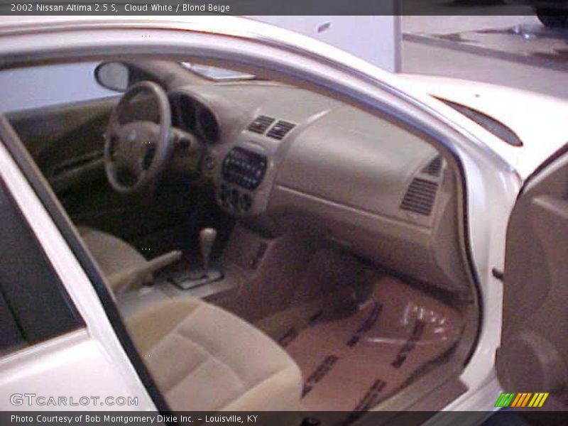 Cloud White / Blond Beige 2002 Nissan Altima 2.5 S