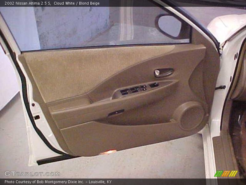 Cloud White / Blond Beige 2002 Nissan Altima 2.5 S