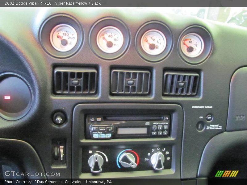 Viper Race Yellow / Black 2002 Dodge Viper RT-10