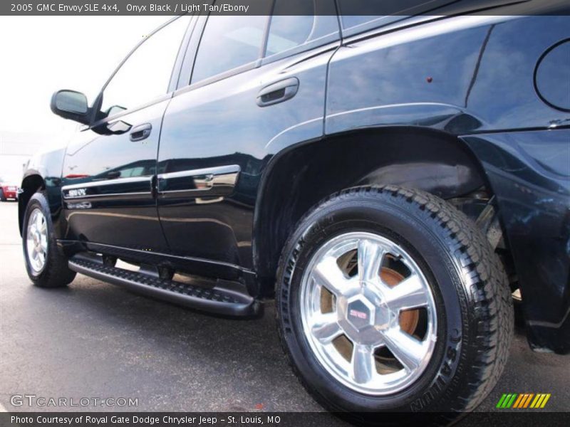 Onyx Black / Light Tan/Ebony 2005 GMC Envoy SLE 4x4