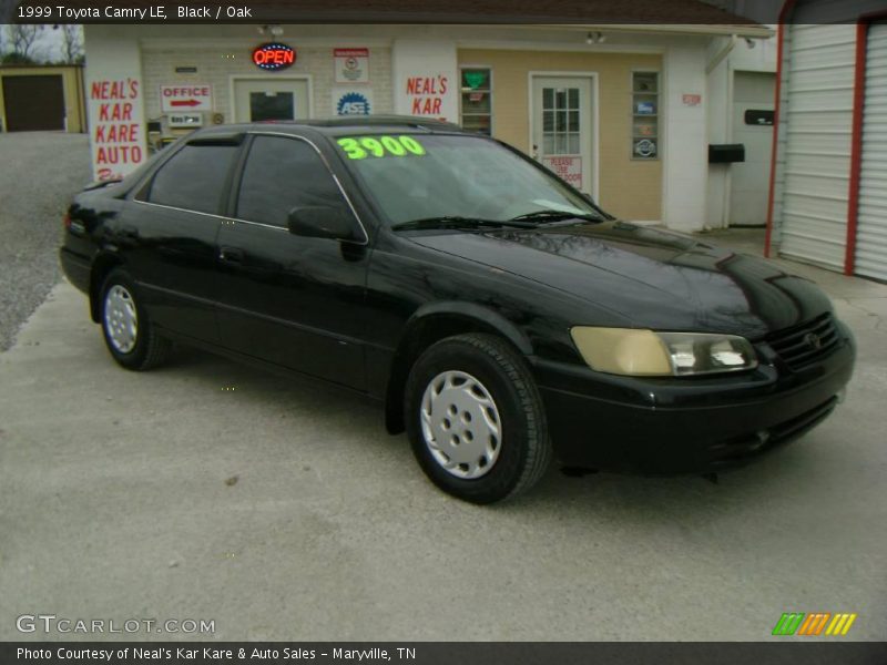 Black / Oak 1999 Toyota Camry LE