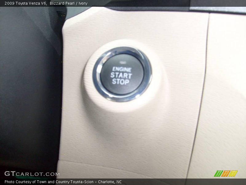 Blizzard Pearl / Ivory 2009 Toyota Venza V6