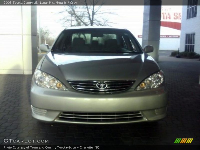 Lunar Mist Metallic / Gray 2005 Toyota Camry LE