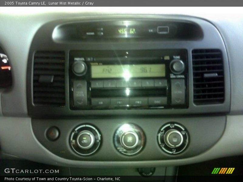Lunar Mist Metallic / Gray 2005 Toyota Camry LE