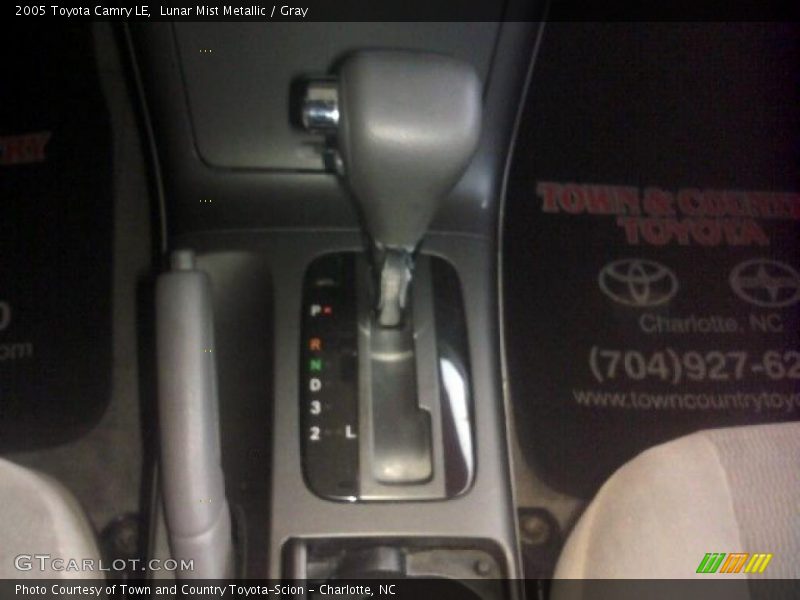 Lunar Mist Metallic / Gray 2005 Toyota Camry LE