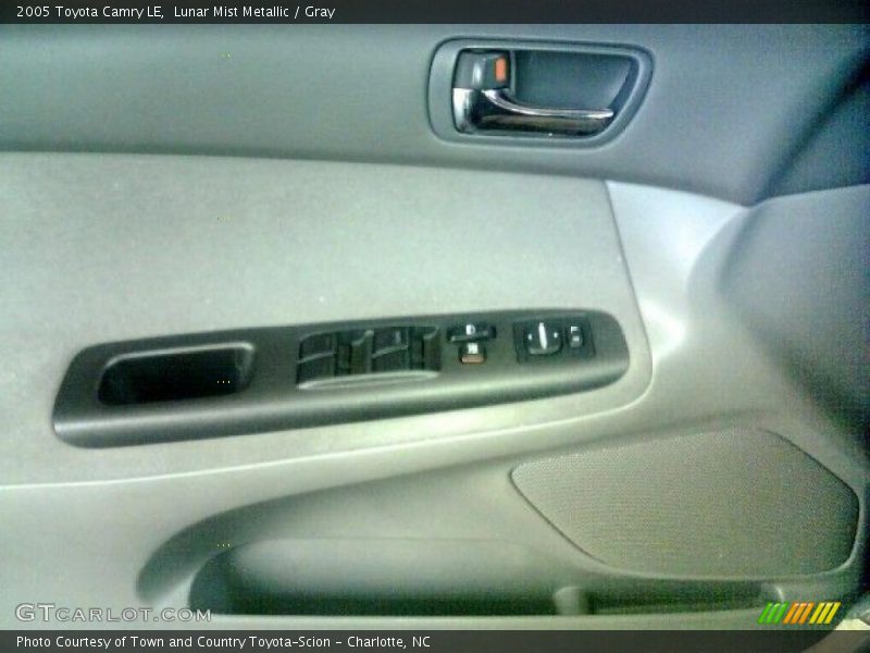 Lunar Mist Metallic / Gray 2005 Toyota Camry LE