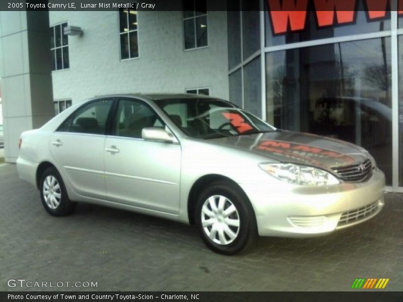 Lunar Mist Metallic / Gray 2005 Toyota Camry LE