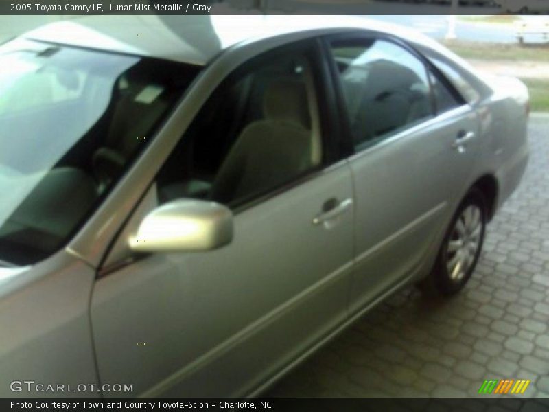 Lunar Mist Metallic / Gray 2005 Toyota Camry LE