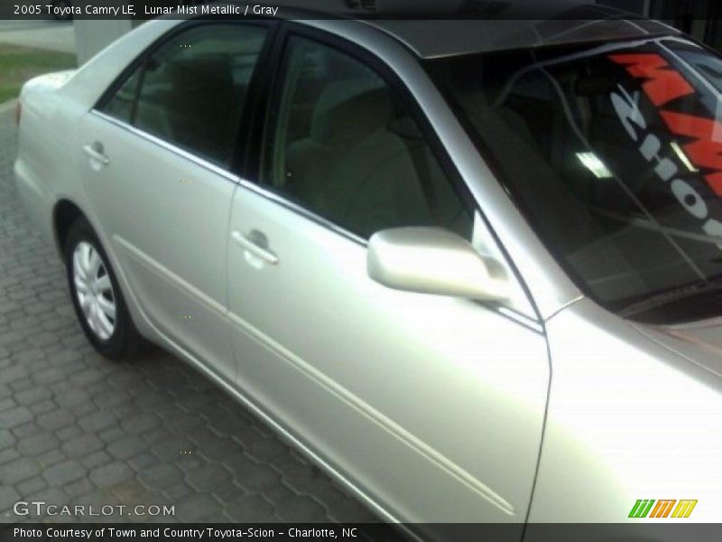 Lunar Mist Metallic / Gray 2005 Toyota Camry LE