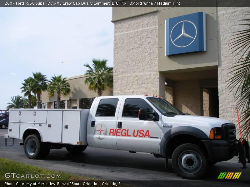 Oxford White / Medium Flint 2007 Ford F550 Super Duty XL Crew Cab Dually Commercial Utility