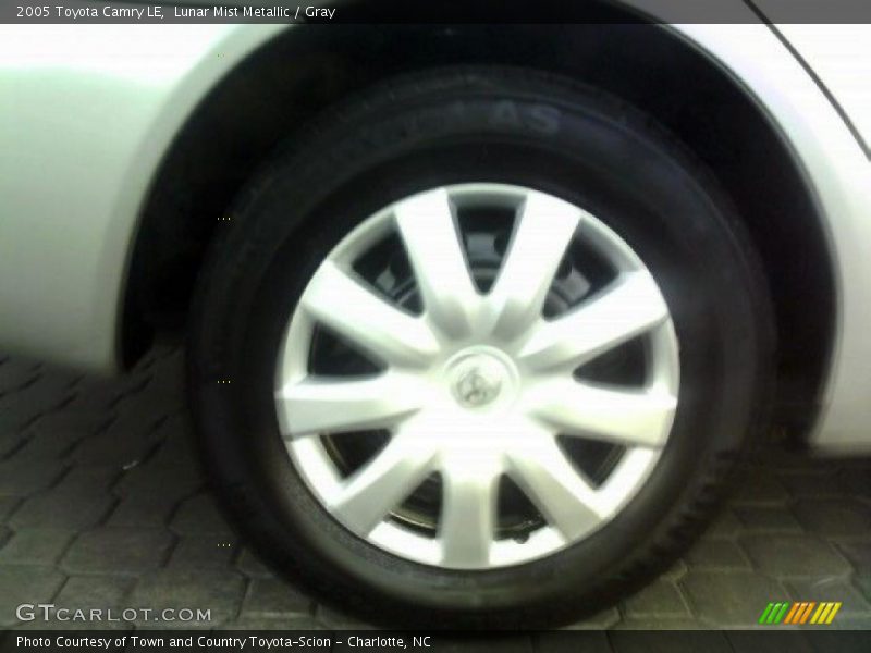 Lunar Mist Metallic / Gray 2005 Toyota Camry LE