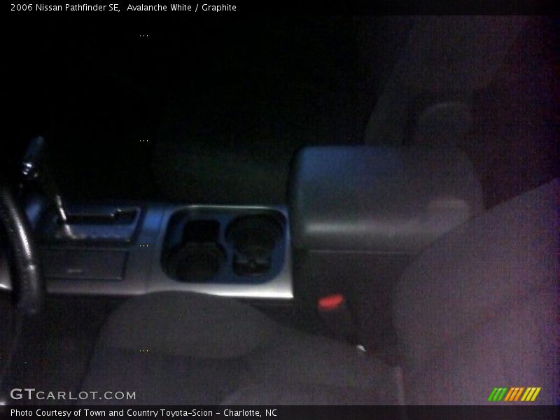 Avalanche White / Graphite 2006 Nissan Pathfinder SE