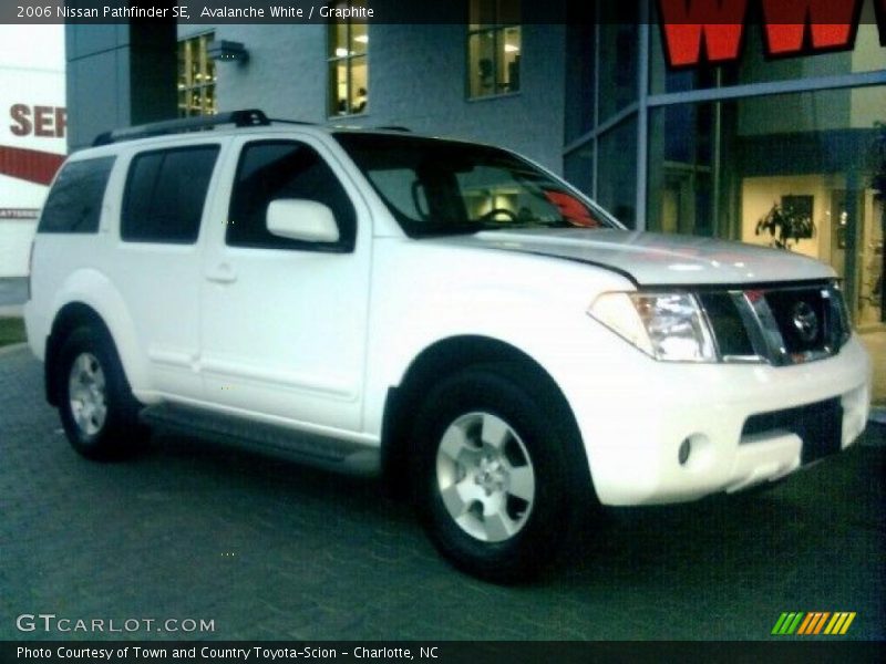 Avalanche White / Graphite 2006 Nissan Pathfinder SE