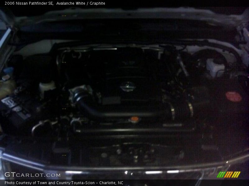 Avalanche White / Graphite 2006 Nissan Pathfinder SE