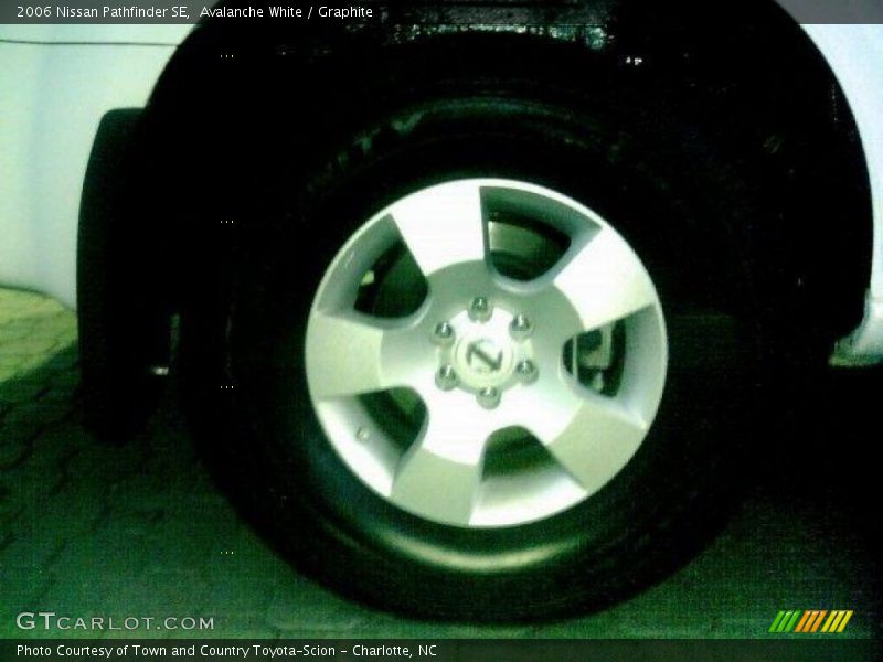 Avalanche White / Graphite 2006 Nissan Pathfinder SE