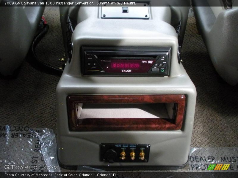 Summit White / Neutral 2009 GMC Savana Van 1500 Passenger Conversion