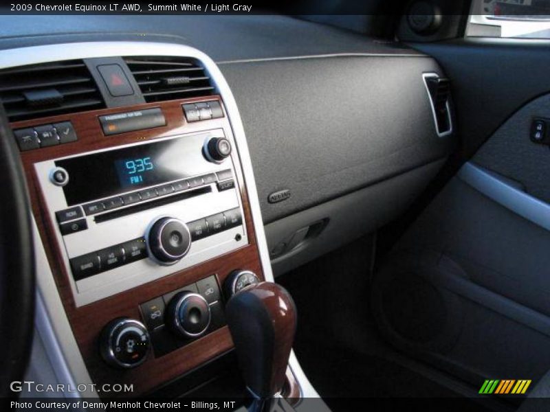 Summit White / Light Gray 2009 Chevrolet Equinox LT AWD