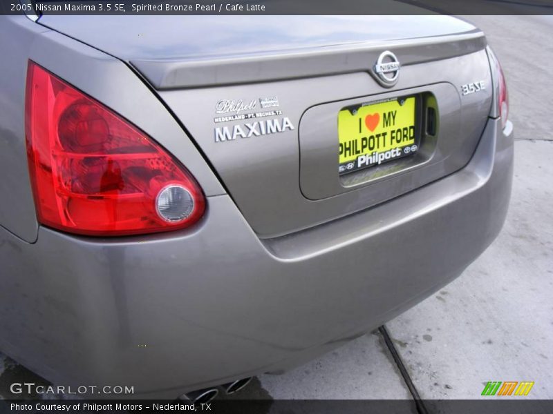 Spirited Bronze Pearl / Cafe Latte 2005 Nissan Maxima 3.5 SE