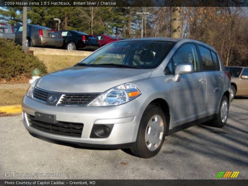 Brillant Silver / Charcoal 2009 Nissan Versa 1.8 S Hatchback