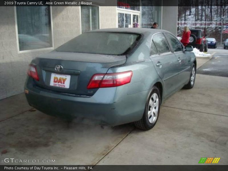 Aloe Green Metallic / Bisque 2009 Toyota Camry LE