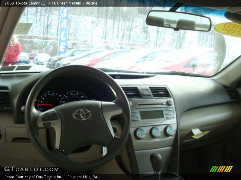 Aloe Green Metallic / Bisque 2009 Toyota Camry LE