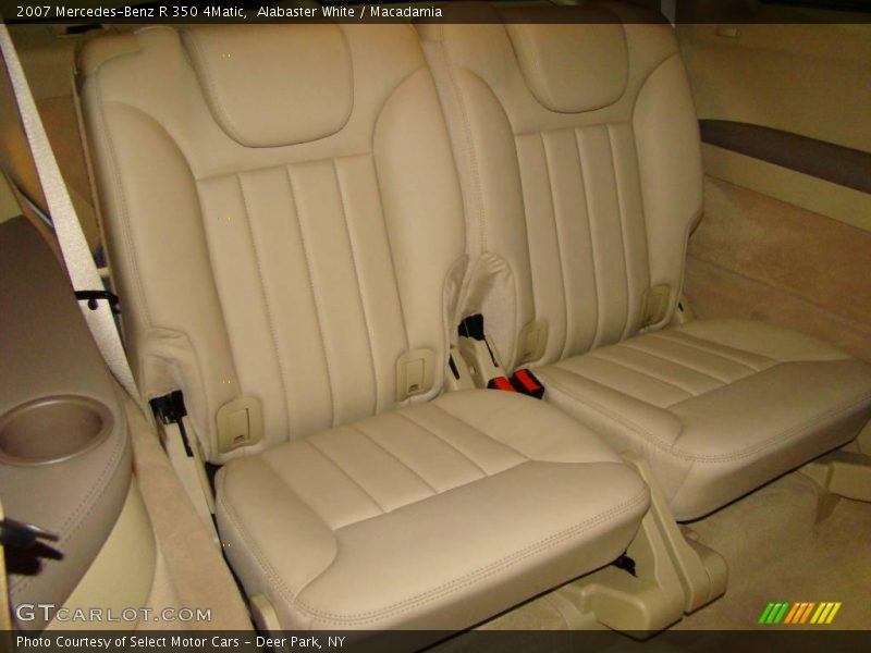 Alabaster White / Macadamia 2007 Mercedes-Benz R 350 4Matic