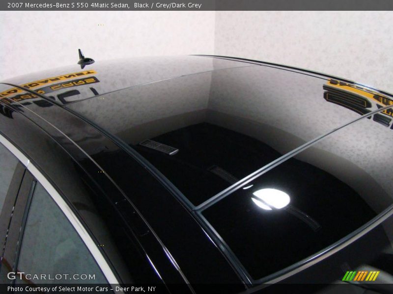 Black / Grey/Dark Grey 2007 Mercedes-Benz S 550 4Matic Sedan