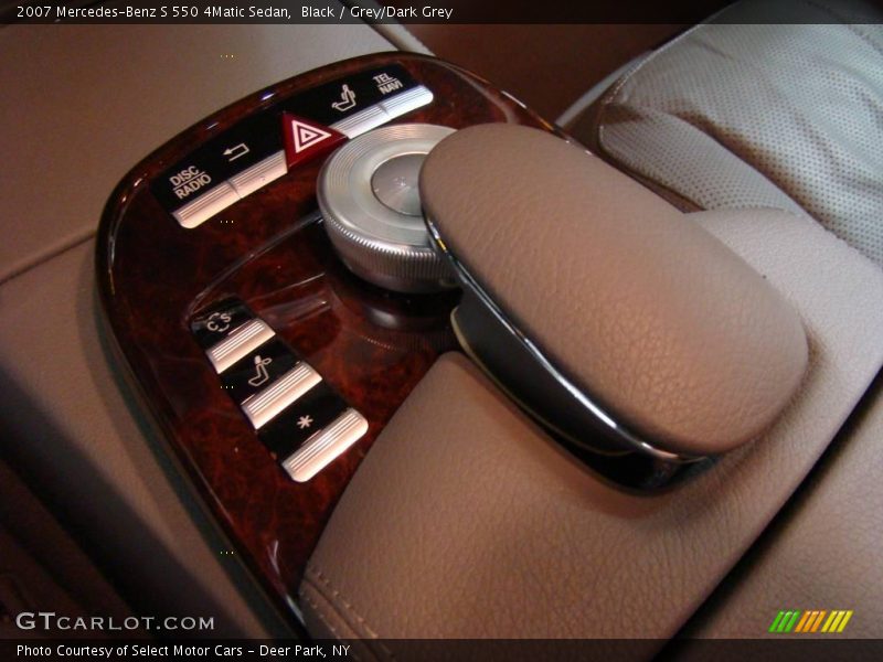 Black / Grey/Dark Grey 2007 Mercedes-Benz S 550 4Matic Sedan