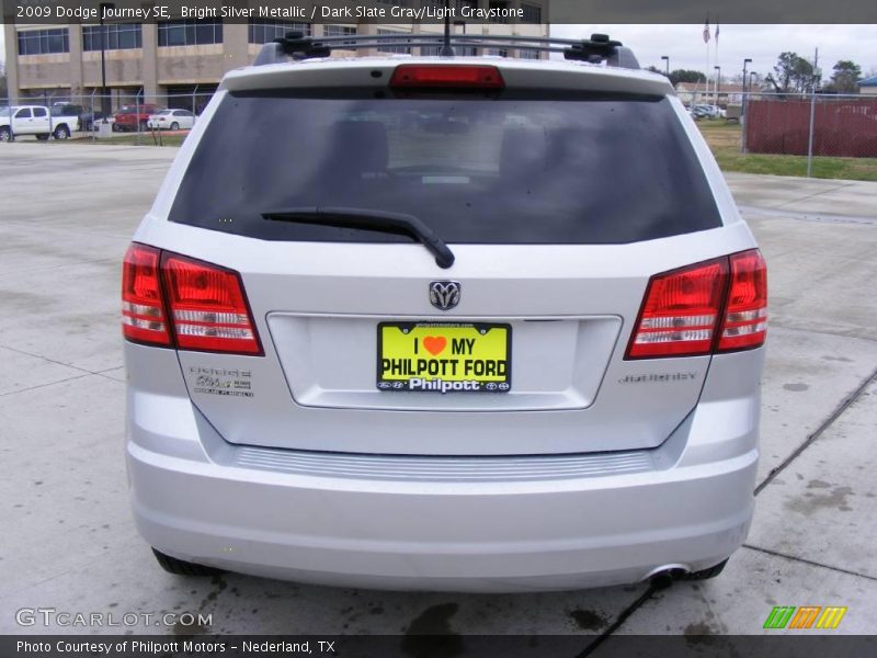 Bright Silver Metallic / Dark Slate Gray/Light Graystone 2009 Dodge Journey SE