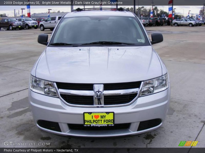 Bright Silver Metallic / Dark Slate Gray/Light Graystone 2009 Dodge Journey SE