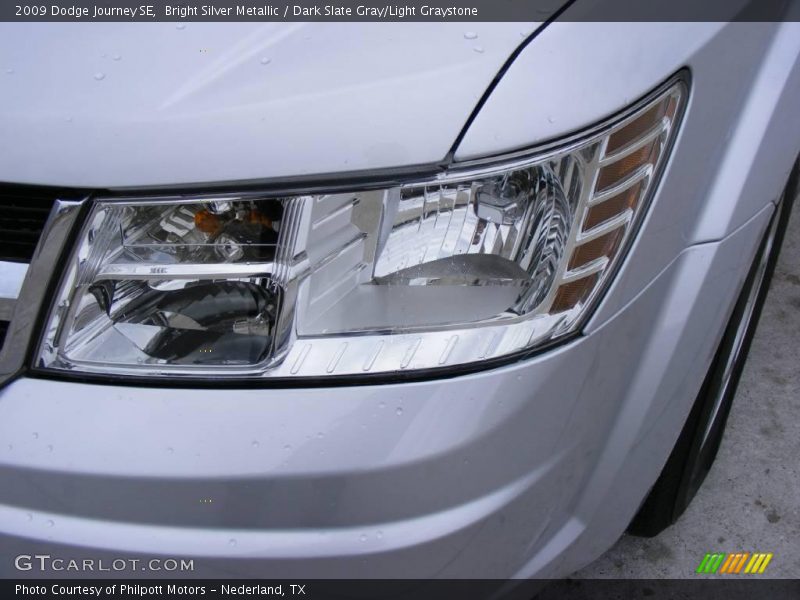 Bright Silver Metallic / Dark Slate Gray/Light Graystone 2009 Dodge Journey SE