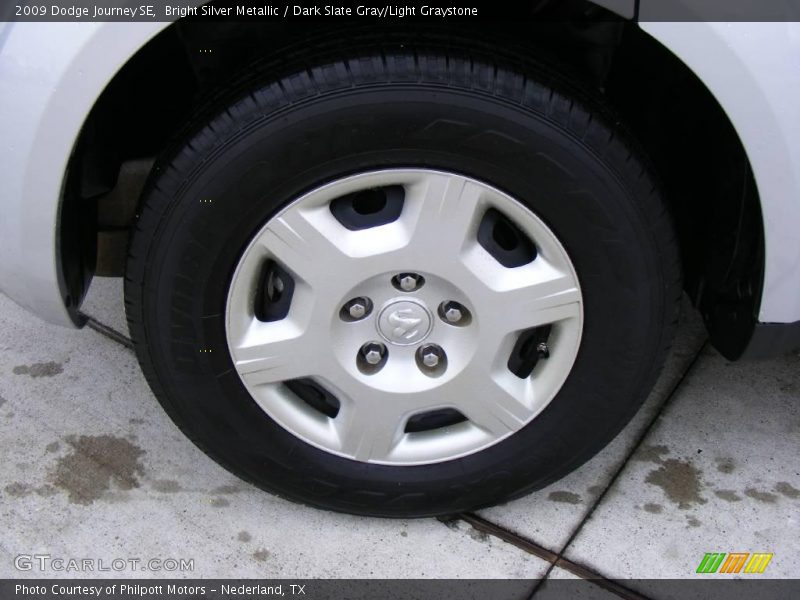 Bright Silver Metallic / Dark Slate Gray/Light Graystone 2009 Dodge Journey SE