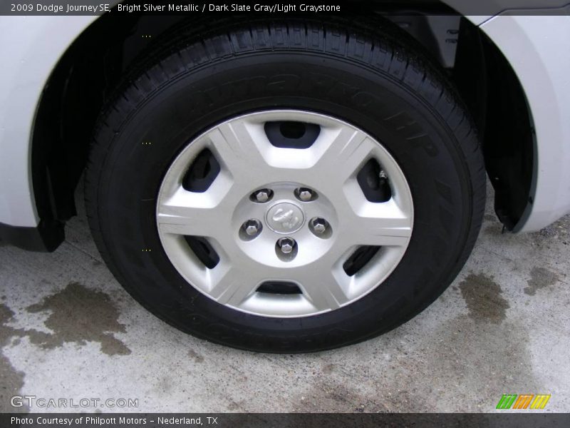 Bright Silver Metallic / Dark Slate Gray/Light Graystone 2009 Dodge Journey SE