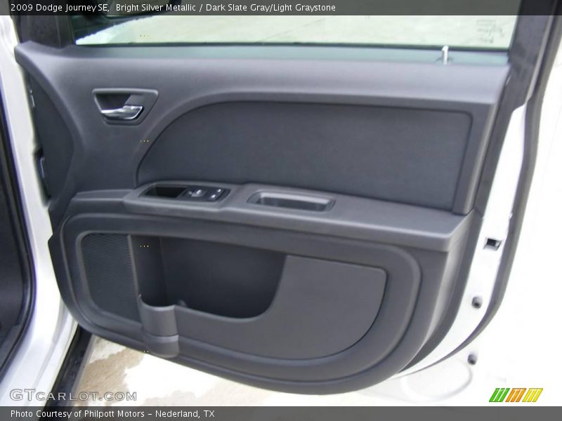 Bright Silver Metallic / Dark Slate Gray/Light Graystone 2009 Dodge Journey SE